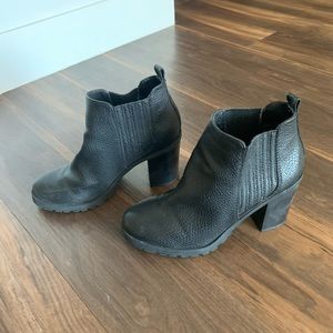 Sam & Libby Black Booties